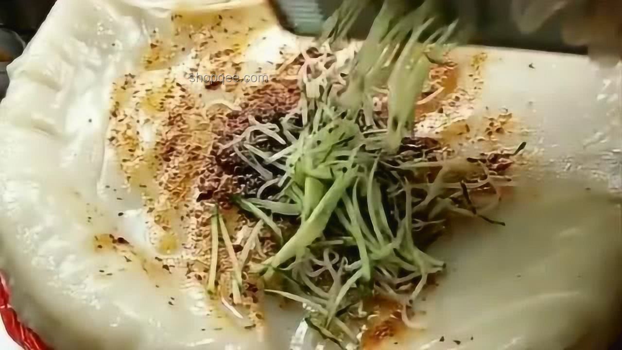 今天吃的凉皮，解锁夏日清爽新滋味😋